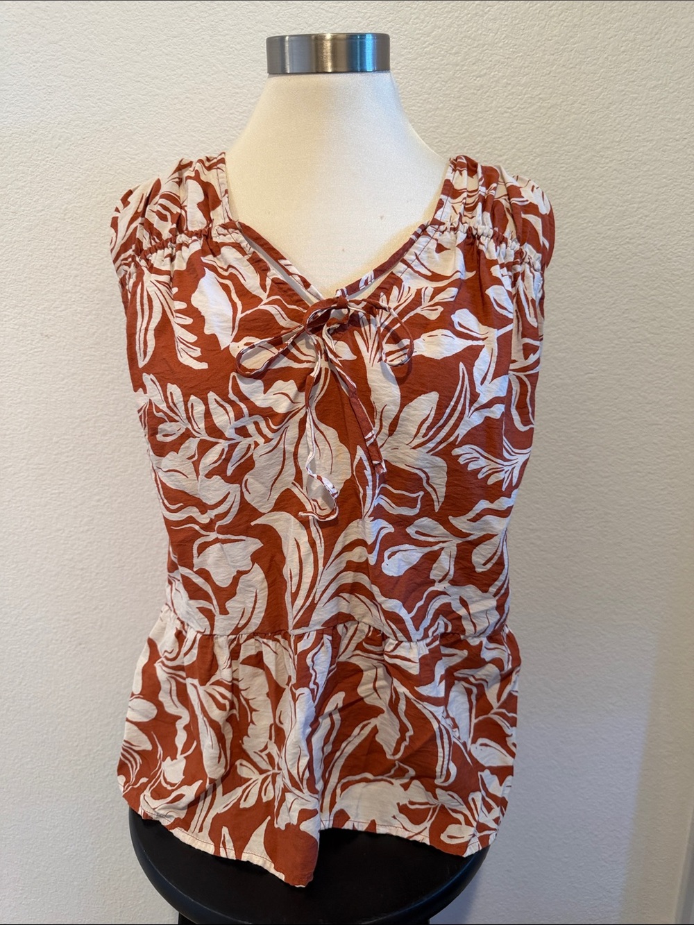 Rust Floral Tie-Neck Sleeveless Top
